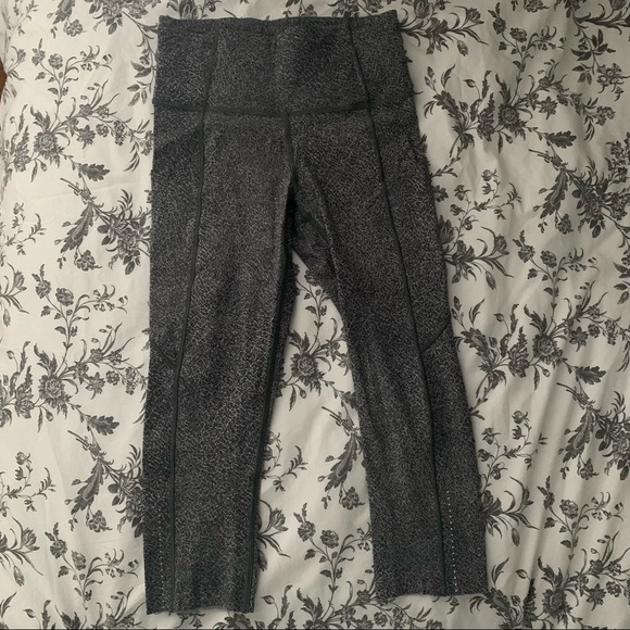 Lululemon Crop Leggings - Picture 1 of 3
